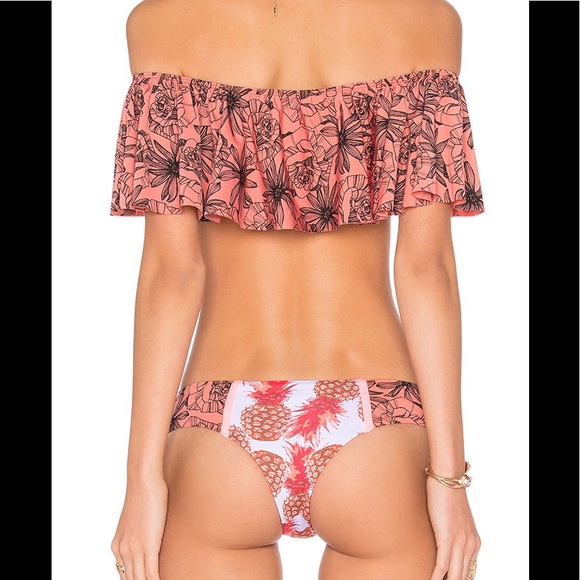 Off the shoulder bikini - Picture 4 of 4